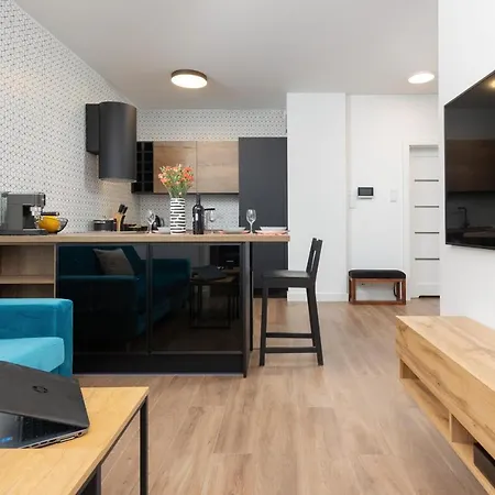 Srodmiescie Warsaw Muranow Apartments With Parking By Noclegi Renters Exterior foto